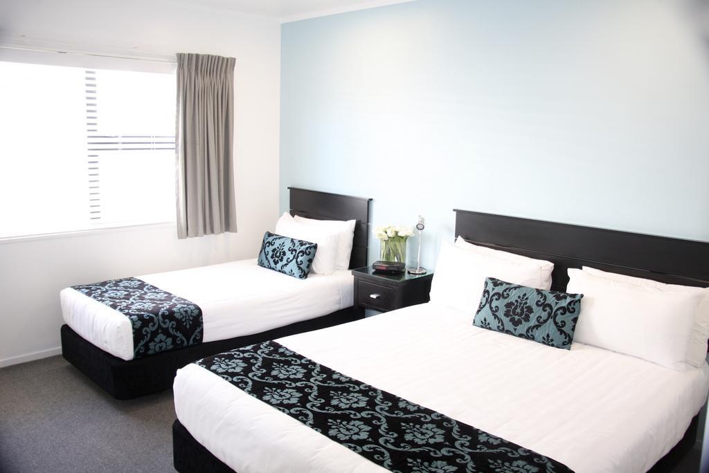 Camelot On Ulster Motel Hamilton Buitenkant foto