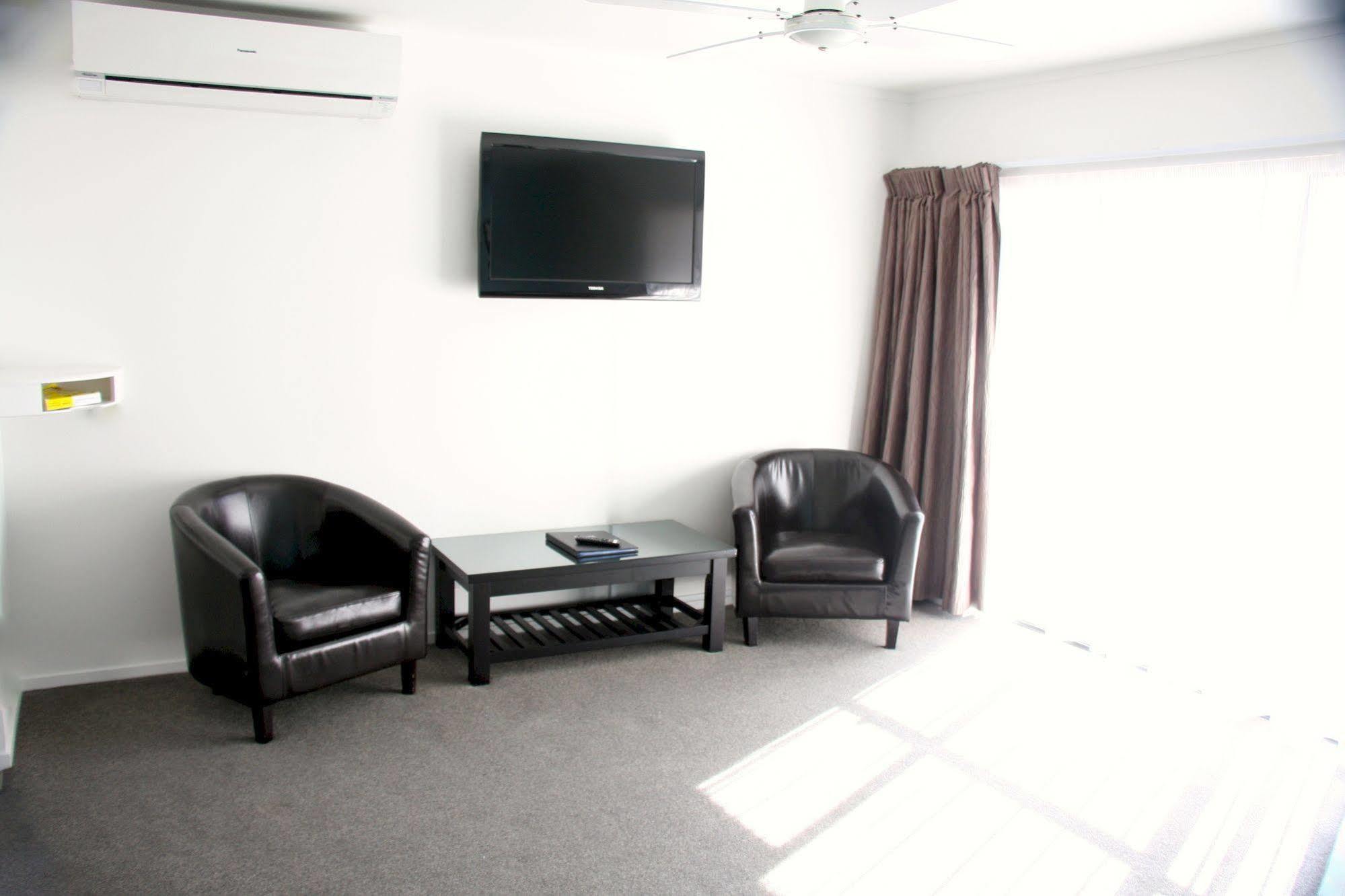 Camelot On Ulster Motel Hamilton Buitenkant foto